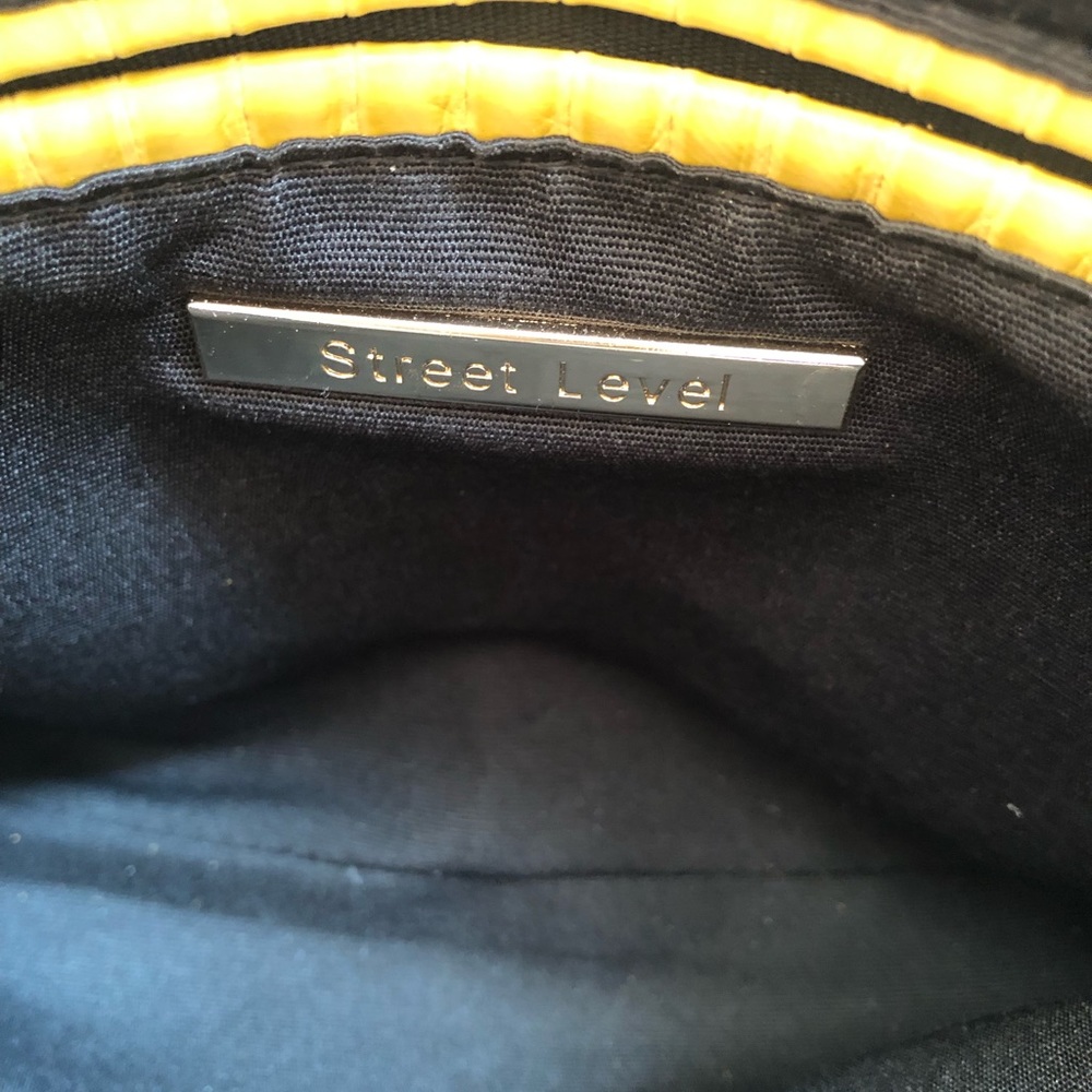 Purse - Picture 4 of 4